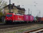 RheinCargo 185 582 mit Container-Zug in Kattenvenne, 06.04.2023