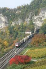 cross rail 185 582-3 auf dem Weg in die Schweiz am 12.10.2008 bei Istein.