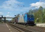 185 516-2 mit gemischtem Güterzug kam am 15.04.2011 in Fahrtrichtung Norden durch Eichenberg.