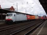 Am 15.03.2016 kam die 185 581 mit einem Containerzug aus Richtung Magdeburg nach Stendal und fuhr weiter nach Salzwedel.