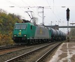 185 533-7 biegt mit einem Kesselwagenzug in Eichenberg aus Richtung Kassel kommend in Richtung Osten ab.