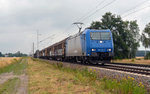 185 519 der CFL Cargo zog am 17.07.16 einen Güterzug, bestehend aus Schiebewandwagen und mit Stahlrollen beladenen Flachwagen durch Schmerkendorf Richtung Dresden.