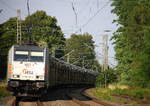 186 181-4 von HSL kommt mit einem Hyundai-Autozug aus Dobra(CZ) nach Zeebrugge(B) und kommt aus Richtung Mönchengladbach-Hbf,Rheydt-Hbf,Wickrath,Beckrath,Herrath und fährt durch Erkelenz in