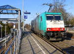 186 206 von Railtraxx kommt als Lokzug aus Krefeld-Hbf nach Aachen-West und fährt die Kohlscheider-Rampe hoch aus Richtung Herzogenrath und fährt durch Kohlscheid in Richtung Richterich,Laurensberg,Aachen-West. 
Aufgenommen von Bahnsteig 2 in Kohlscheid.
Bei Sonnenschein am Eiskalten Nachmittag vom 19.3.2018.