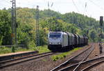 186 294-5 von Railpool kommt aus Richtung Aachen-West mit einem Coilzug aus Kinkempois(B) nach  Bochum(D) und fährt durch Kohlscheid in Richtung Herzogenrath,,Hofstadt,Finkenrath,Rimburg,Übach-Palenberg,Zweibrüggen,Frelenberg,Geilenkirchen,Süggerrath,Lindern,Brachelen,Hückelhoven-Baal,Baal,Erkelenz,Herrath,Beckrath,Wickrath.
Aufgenommen von Bahnsteig 2 in Kohlscheid.
Bei Sommerwetter am Mittag vom 21.5.2018.