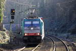 186 207 von der Rurtalbahn kommt aus Richtung Köln,Aachen-Hbf und fährt durch Aachen-Schanz mit einem KLV-Containerzug aus Frankfurt-Höchstadt am Main(D) nach Genk-Goederen(B) und