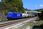 Am 28. September 2018 konnte ich die frisch gewaschene 186 269 Rhenus Rail Logistics vor dem DGS 45521 von Herentals in Belgien nach Augsburg bei Möhren fotografieren. Die Silowagen gehen dann weiter in das Trevira Werk in Bobingen. Sie enthalten die für die dortige Produktion von synthetischen Textilfasern aus Polyethylenterephthalat notwendige Terephthalsäure. 