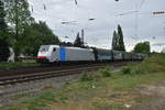 186 452-9 mit einem Coilzug in Rheydt Hbf bei der Durchfahrt in Richtung Mönchengladbach.