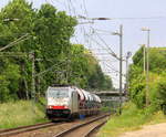 186 446-1 von Lineas/Railpool kommt die Kohlscheider-Rampe hoch aus Richtung Mönchengladbach,Herzogenrath mit einem Kalkleerzug aus Oberhausen-West(D) nach Hermalle-Huy(B) und fährt durch