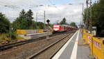 186 340-6 DB-Schenker kommt die Kohlscheider-Rampe hoch aus Richtung Mönchengladbach,Herzogenrath mit einem Landrover-Autozug aus Gelsenkirchen-Bismarck(D) nach Zeebrugge-Ramskapelle(B) und fährt durch Kohlscheid in Richtung Richterich,Laurensberg,Aachen-West. 
Aufgenommen von Bahnsteig 1 in Kohlscheid. 
Bei Sonne und Wolken am Nachmittag vom 14.7.2019.