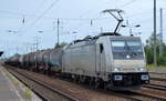 CTL Logistics GmbH mit der akiem Lok  186 264-8  [NVR-Nummer: 91 80 6186 264-8 D-AKIEM] und Kesselwagenzug am 15.08.19 Durchfahrt Bahnhof Flughafen Berlin Schönefeld.