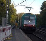 Die Cobra 2834  kommt durch Aachen-Schanz mit einem gemischten Güterzug aus Antwerpen-Noord(B) nach Passau(D) und kommt aus Richtung Aachen-West und fährt in Richtung