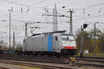 Re 186 101-2 durchfährt den badischen Bahnhof.