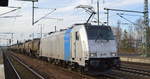 HSL Logistik GmbH, Hamburg [D] mit der recht neuen Railpool Lok  186 552  [NVR-Number: 91 80 6186 552-8 D-Rpool] und Kesselwagenzug (leer) Richtung Stendel am 18.01.20 Bf.