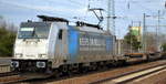 HSL Logistik GmbH, Hamburg [D] mit der Railpool Lok   186 436-2  [NVR-Nummer: 91 80 6186 436-2 D-Rpool] und Taschenwagenzug (LKW Walter Trailer) am 23.01.20 Bf.