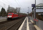 186 340-6 DB-Schenker kommt mit einem einem Autoleerzug aus Zeebrugge-Ramskapelle(B) nach Gelsenkirchen-Bismarck(D) kommt aus Richtung Aachen-West,Laurensberg,Richterich und fährt durch Kohlscheid und fährt in Richtung Herzogenrath. 
Aufgenommen vom Bahnsteig 2 in Kohlscheid.
Bei Wolken am Nachmittag vom 26.12.2019.