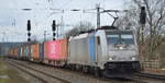 METRANS Rail s.r.o., Praha [CZ] mit der Railpool Lok  186 429-7   [NVR-Nummer: 91 80 6186 429-7 D-Rpool] und Containerzug am 02.03.20 Bf. Saarmund.