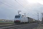 Mit dem DGS 41032 (Busto Arsizio - Krefeld Uerdingen) fuhr am Nachmittag des 28.01.2020 die Maquarie/XRAIL/TXL 186 901 D-XR  Crossrail  nördlich von Hügelheim über die Rheintalbahn in Richtung Freiburg (Breisgau).