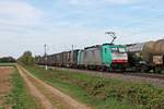 Mit dem  GTS -Containerzug DGS 40047 (Zeebrugge Ramskapelle-Piacenza) fuhr am Abend des 21.04.2020 die ATLU/XRAIL E 186 220 (ex. COBRA 2828) südlich von Buggingen über die KBS 702 durchs Rheintal in Richtung Schweiz.