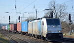 METRANS Rail s.r.o., Praha [CZ] mit der Railpool Lok  186 432-1  [NVR-Nummer: 91 80 6186 432-1 D-Rpool] und Containerzug am 10.03.22 Durchfahrt Bf. Saarmund.