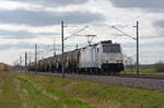 Am 06.04.22 rollt 186 183 der Lineas mit einem Kesselwagenzug durch Braschwitz Richtung Magdeburg.