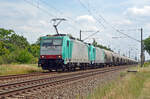 186 133 von Alpha Trains führte neben ihrer Schwesterlok 186 241 von Transchem am 30.06.22 einen Silozug durch Greppin Richtung Dessau.