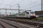 Lok 186 901-5 durchfährt am 14.09.2022 den Bahnhof Pratteln.