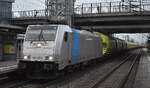 HSL Logistik GmbH, Hamburg [D]mit der Railpool Lok  186 533-6  [NVR-Nummer: 91 80 6186 533-6 D-Rpool] und einem Getreidezug am 20.02.24 Durchfahrt Bahnhof Berlin Hohenschönhausen.