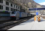 RailPool - Lok 186 104 + ??? vor Güterzug bei der durchfahrt im Bhf.