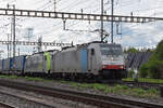 Doppeltraktion, mit den Loks 186 107-9 und 486 504-4 durchfährt am 16.04.2026 den Bahnhof Pratteln.