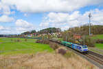 186 426 Railpool/RTB Cargo 'Rotterdam' mit einem leeren ARS Altmann Autotransportzug bei Oberdachstetten Richtung Ansbach, 09.04.2022