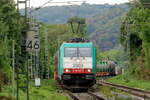ATLU 186 348-9 in Diensten von Lineas kommt mit einem Kesselwagenzug durch Remagen-Rolandseck gefahren 31.8.2026