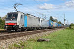 186 286 führt ein Railpool Doppel an einem LKLW Walter Zug am 17/9/26 bei Eglharting.