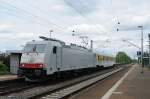 E186 137  ITL  wurde im April und Mai 2009 von der DB fr Messfahrten an der Bergstrasse angemietet. Hier durchfhrt sie mit einem Messwagen den kleinen Haltepunkt Zwingenberg. (Mai 2009).