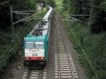 E 186 208 qult sich mit einem Autozug von Aachen zum Gemmenicher Tunnel hinauf, und hat diesen gleich erreicht am 24.07.