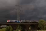 186 181-4 mit einem kurzen Kesselwagenzug in Rheinhausen am 01.09.2010