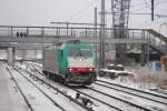 Hier kommt die BR 186 130 von Rummelsburg um in Ost Gterbf  Kopf zu machen.aufgenommen am 07.12.2010