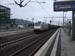 186 107-9 von Railpool zog am 25.01.2011 einen Kesselwagenzug druch Bielefeld.