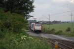 186 182-2 mit einem KLV-Ganzzug am 27.05.2011 hier zwischen Benhausen und Neuenbeken.