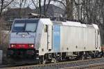 186 108 am 11.12.11 mit Containerzug in Ratingen-Lintorf