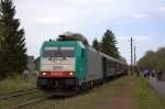 Die 2810 stand am 28.04.2012 mit einem Sonderzug in dem unelektrifizierten Bahnhof Raeren.