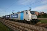 E186 182 mit Containerzug auf der Fahrt von Bremerhaven nach Trieste bei der Durchfahrt am 02.10.2012 in Augsburg-Oberhausen richtung Mnchen.