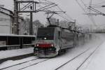 Railpool 186 285 und 186 283 mit dem KLV Ekol-Zug bei der Durchfahrt in Salzburg-Sd Richtung Bischofshofen am 11.12.2012
