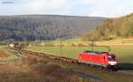 E 186 334-9 mit einem gemischten Gterzug bei Harrbach (28.12.2012)