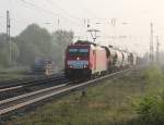 186 325-7 im Frh-Dunst des 08.05.2013 mit Licht-Gru und gemischtem GZ in Fahrtrichtung Sden.