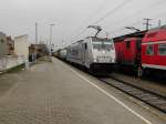 E 186 183-0 durchfährt am  18.03.2014 den Bahnhof Falkenberg/Elster.