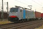 186 104 blscargo/Railpool mit Containerzug in K�ln Porz Wahn, April 2014.