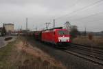 186 333-1 mit gemischtem Güterzug in Fahrtrichtung Süden. Aufgenommen bei Obernjesa am 14.12.2013.