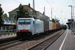 BLS 186 108 am 25.07.2014 mit einem Containerzug nach Holland in Müllheim (Baden) gen Freiburg (Breisgau).