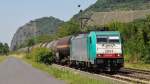 Cobra-Lok 2843 (186 235) mit einem Kesselwagenzug in Leutesdorf am 05/06/2015.